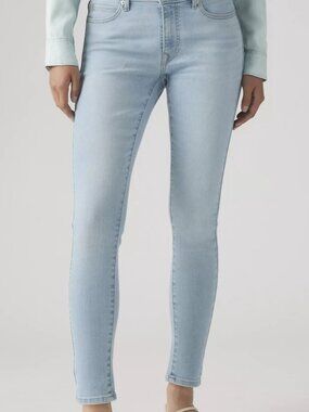 Levi’s 711 Skinny Jeans Women’s Size 26 Light Wash Stretch Denim